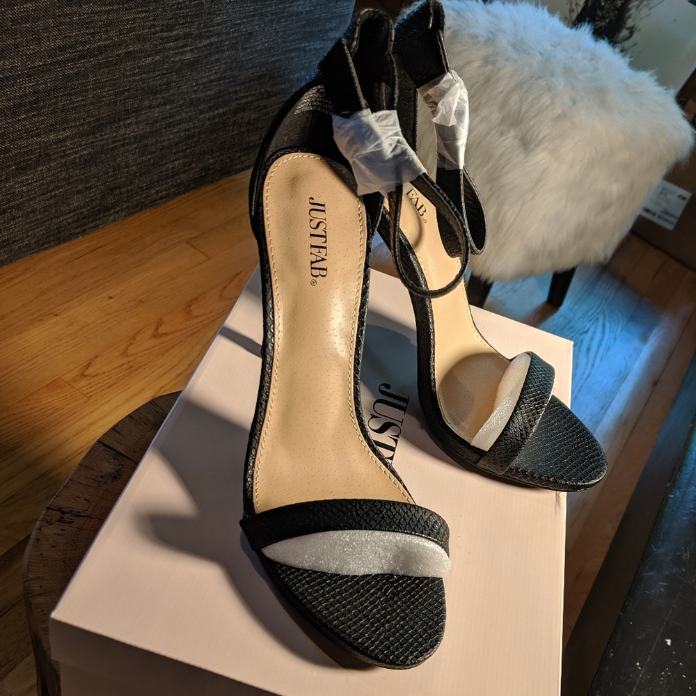 Heels - Picture 4 of 5